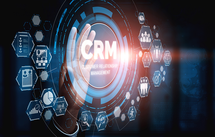 نرم‌افزار CRM دقیقاً چه کاری انجام می‌دهد؟