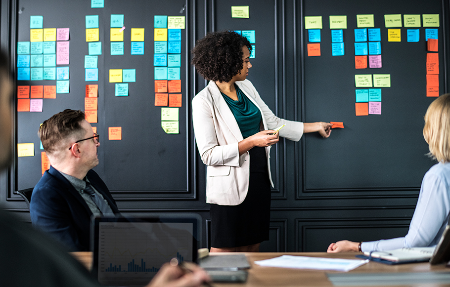 تکنیک طوفان فکری (Brainstorming) چیست؟